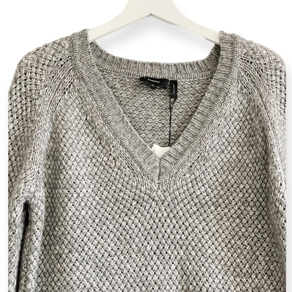 NWT‎ Theory Gray Slouchy V Neck Textured Sweater, Size M - Picture 6 of 13
